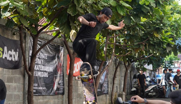 Sekilas Tentang Dayeuhluhur