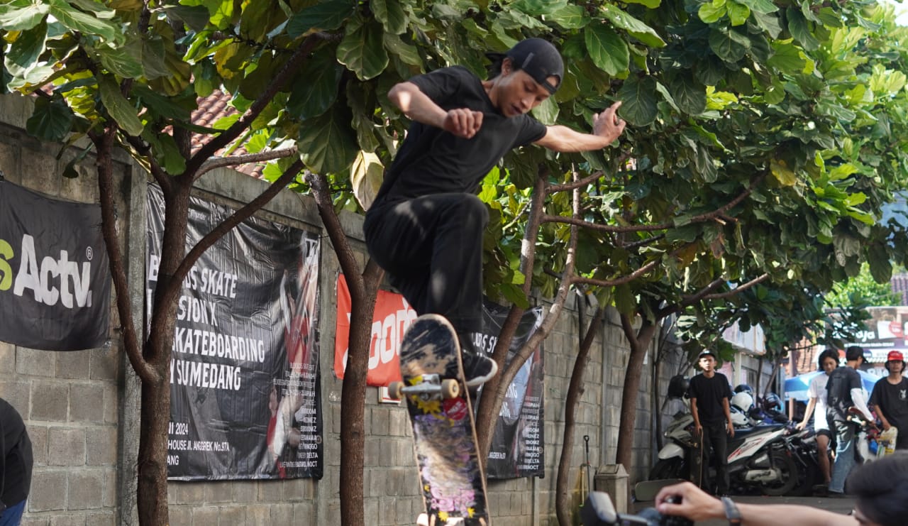 Sekilas Tentang Dayeuhluhur