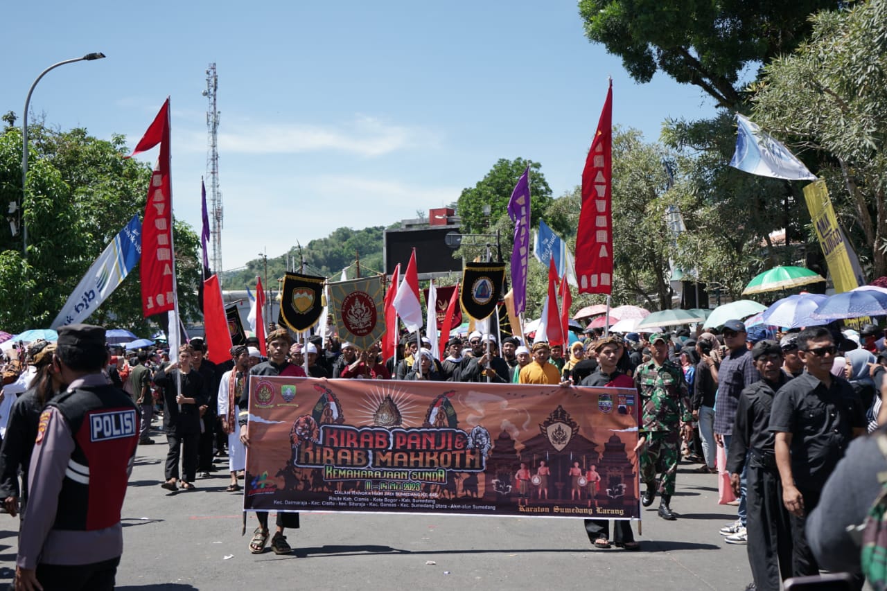 Sekilas Tentang Dayeuhluhur