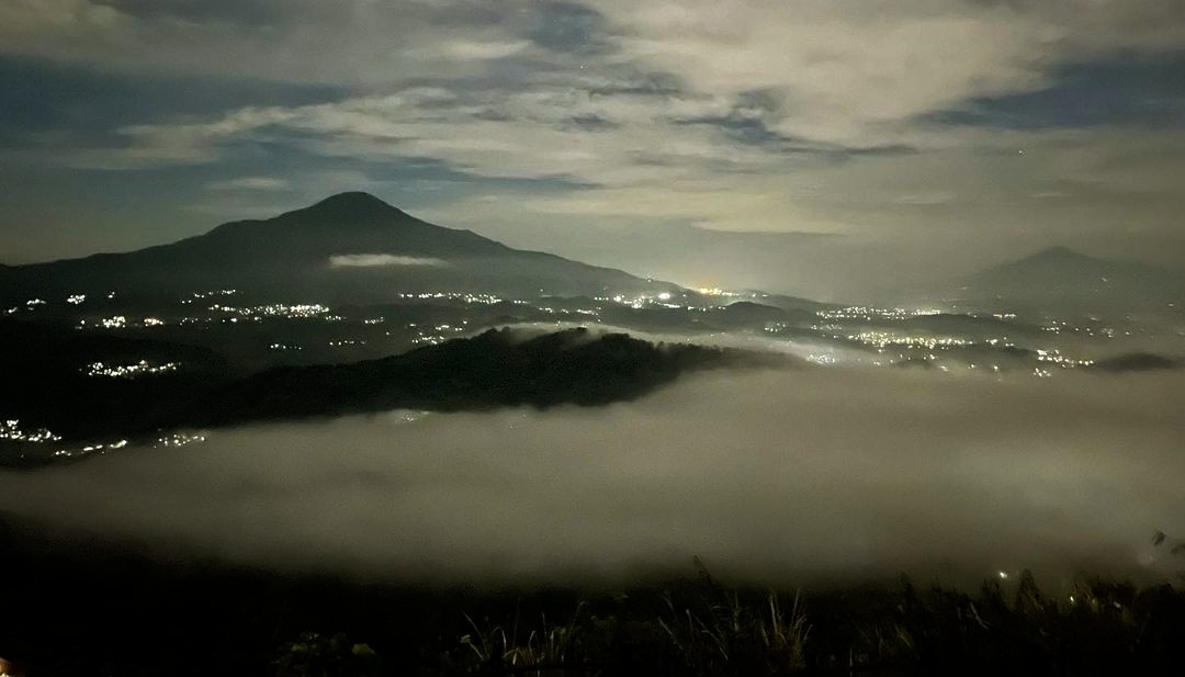 Sekilas Tentang Dayeuhluhur