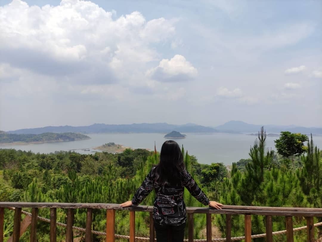 Sekilas Tentang Dayeuhluhur