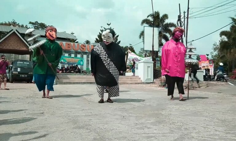 Sekilas Tentang Dayeuhluhur