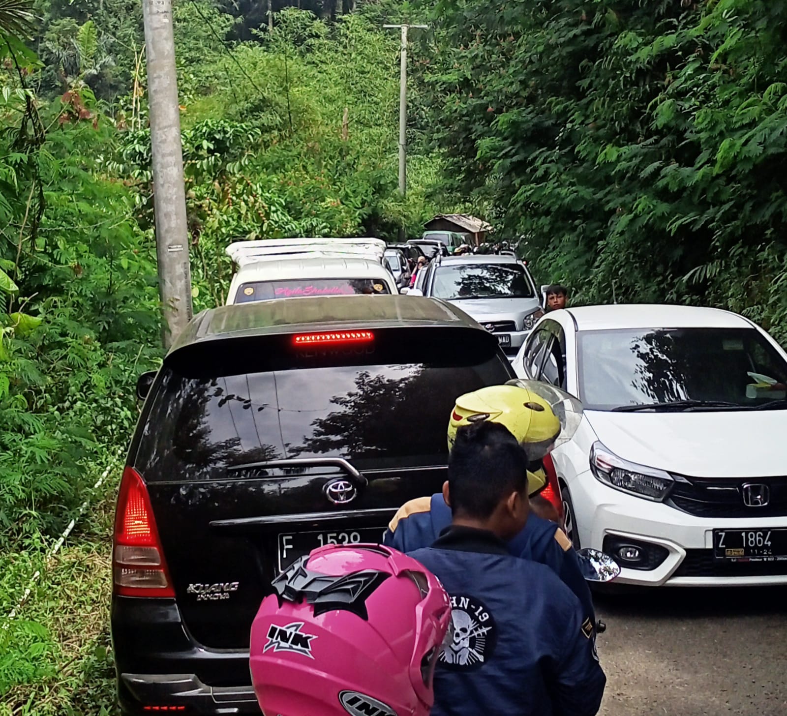 Sekilas Tentang Dayeuhluhur
