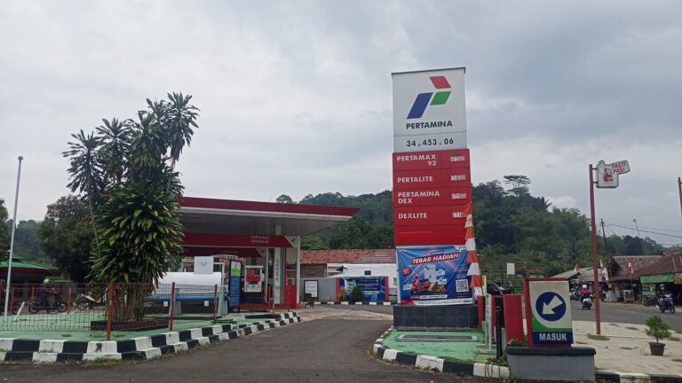 Sekilas Tentang Dayeuhluhur