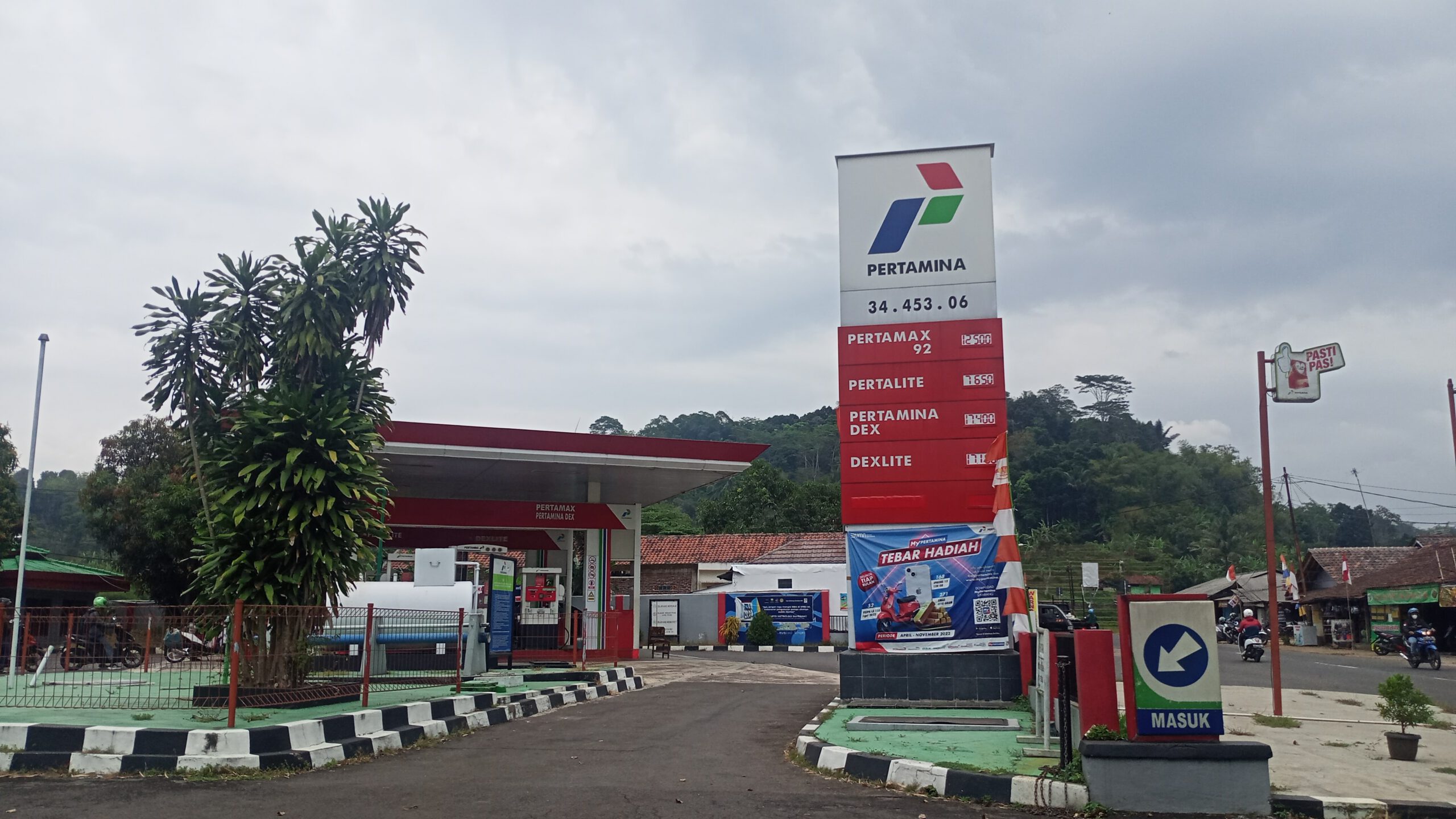 Sekilas Tentang Dayeuhluhur