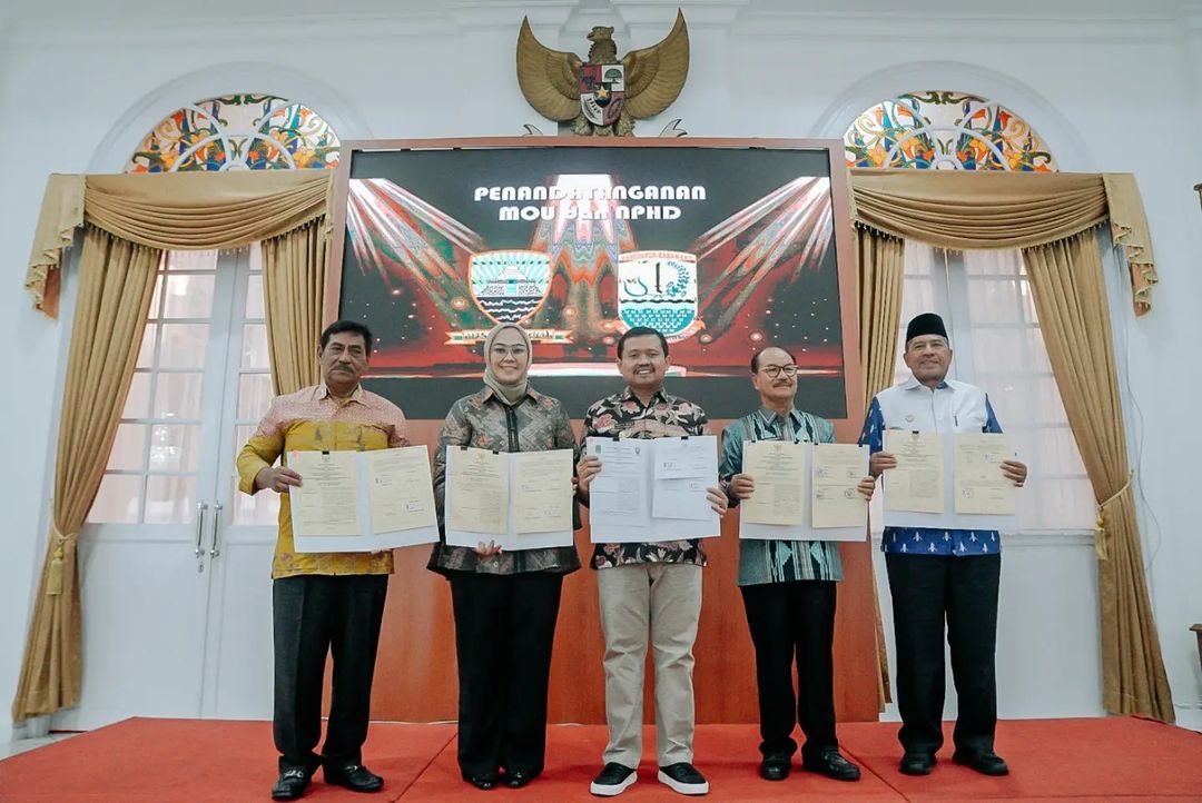 Sekilas Tentang Dayeuhluhur