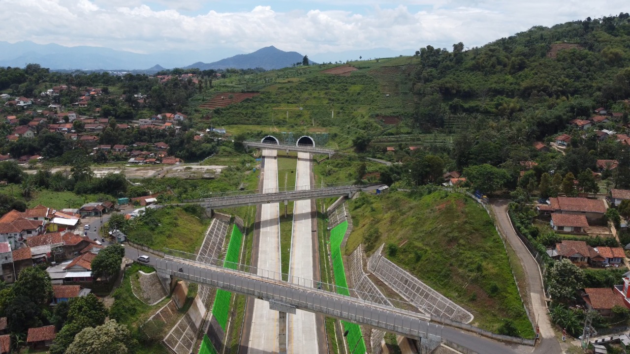 Sekilas Tentang Dayeuhluhur