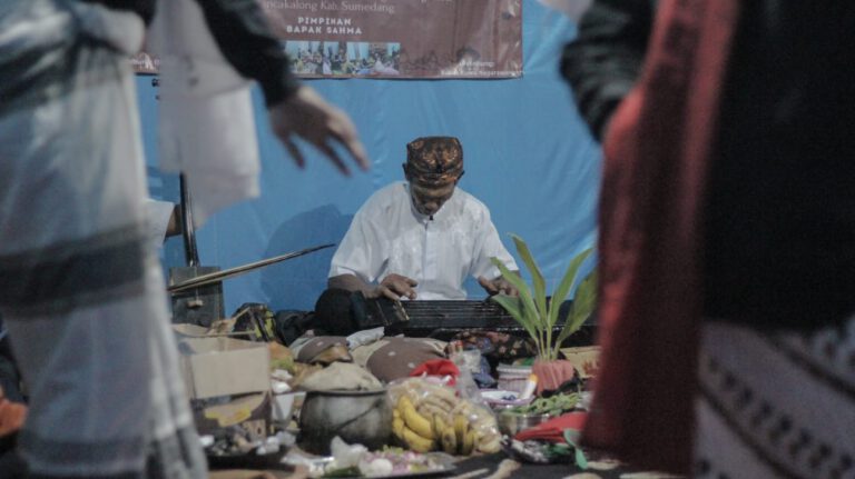 Sekilas Tentang Dayeuhluhur