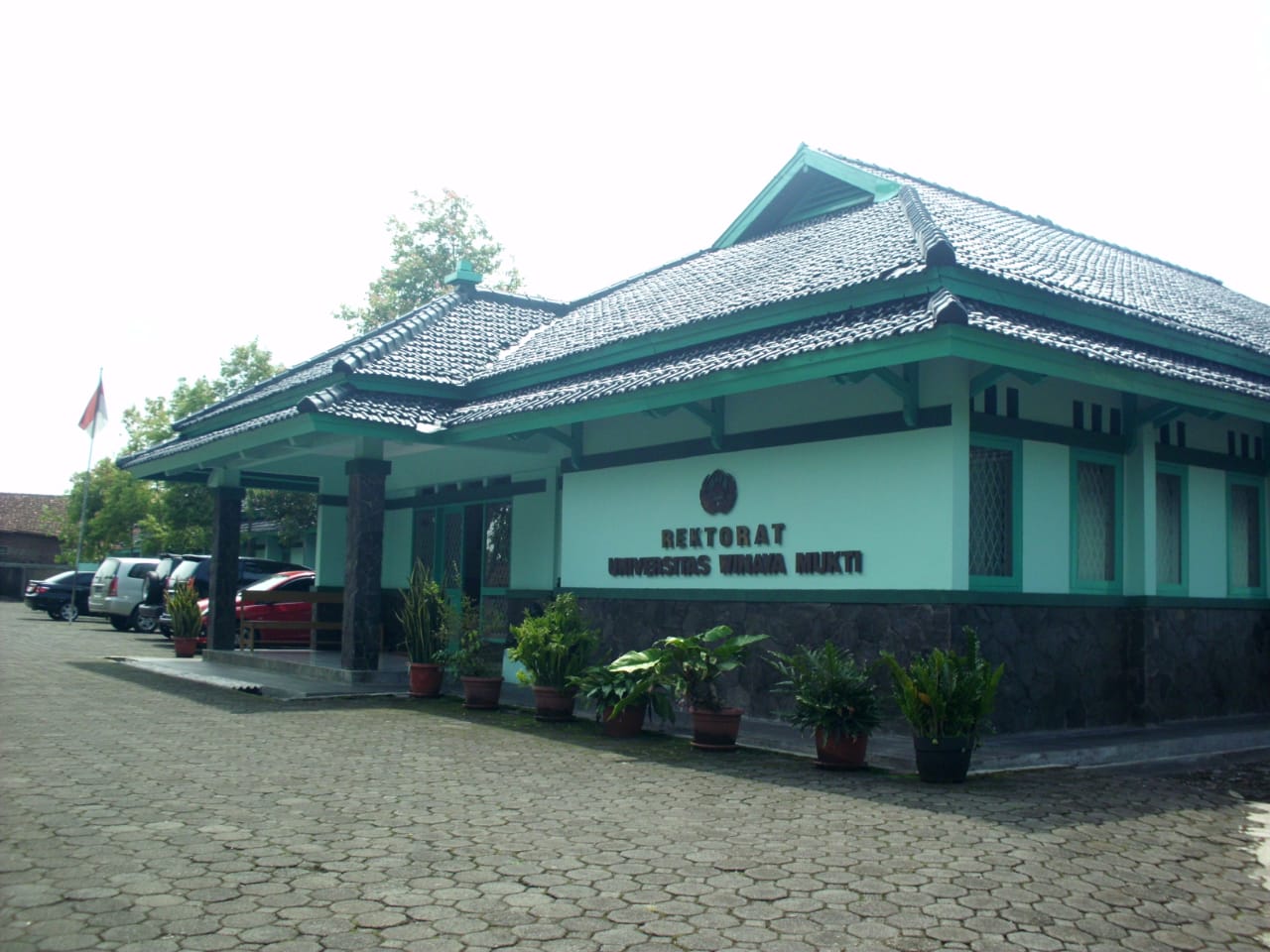Sekilas Tentang Dayeuhluhur