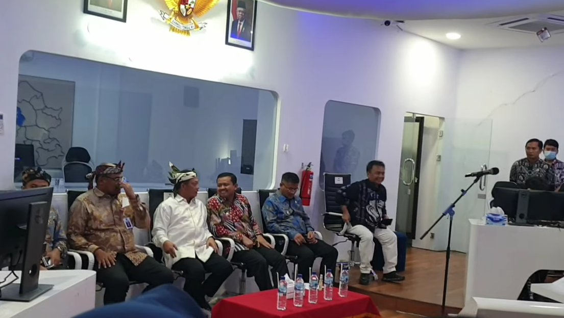 Sekilas Tentang Dayeuhluhur