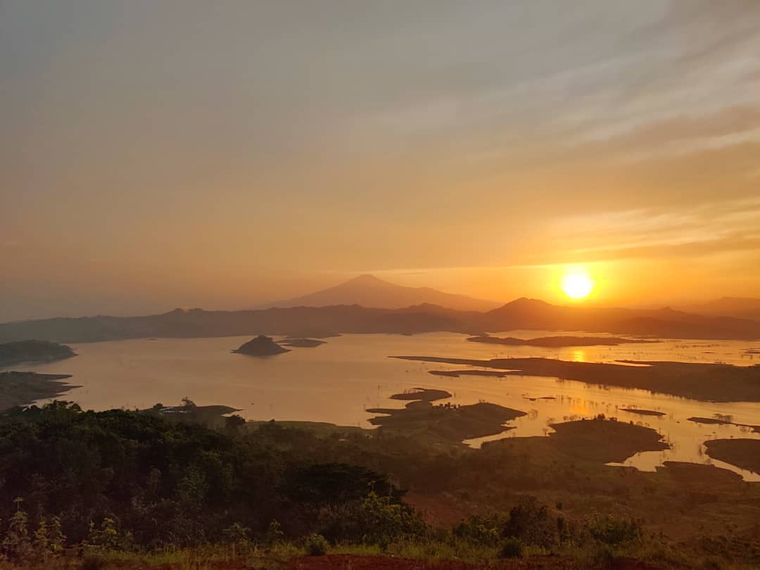 Sekilas Tentang Dayeuhluhur