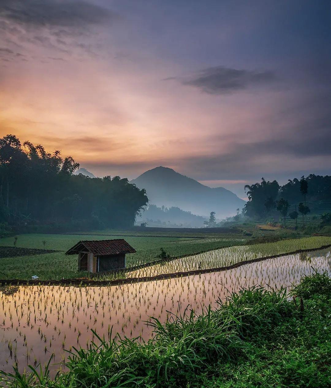 Sekilas Tentang Dayeuhluhur