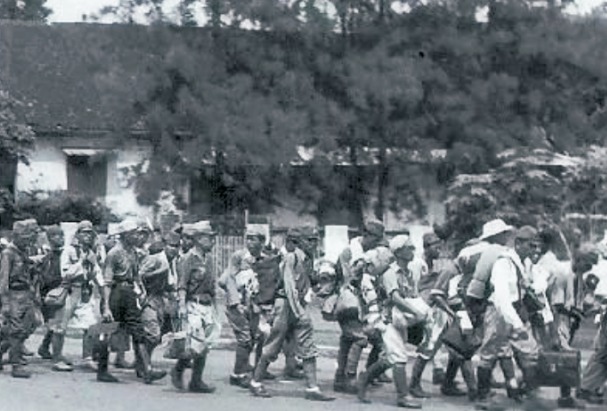 Sekilas Tentang Dayeuhluhur