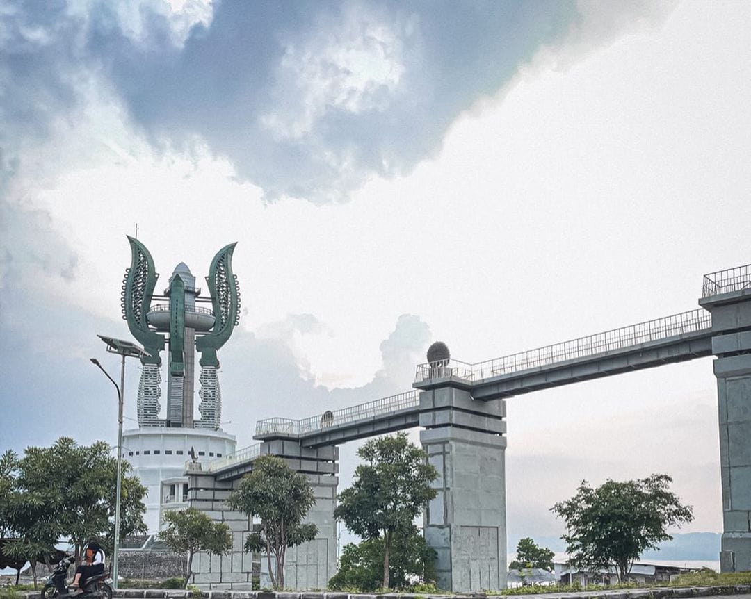 Sekilas Tentang Dayeuhluhur