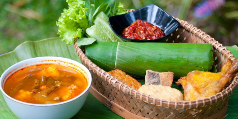 Sekilas Tentang Dayeuhluhur