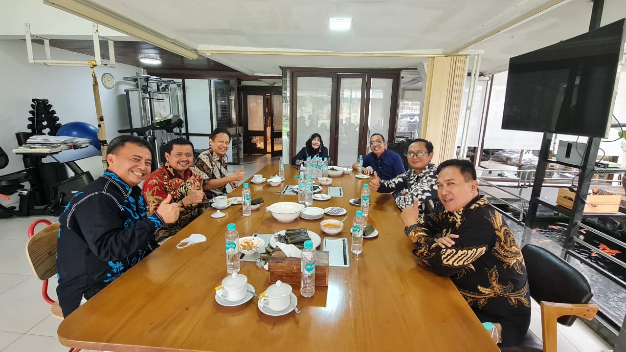 Sekilas Tentang Dayeuhluhur