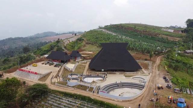 Sekilas Tentang Dayeuhluhur