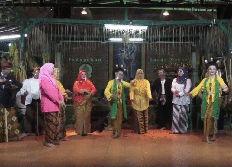 Sekilas Tentang Dayeuhluhur