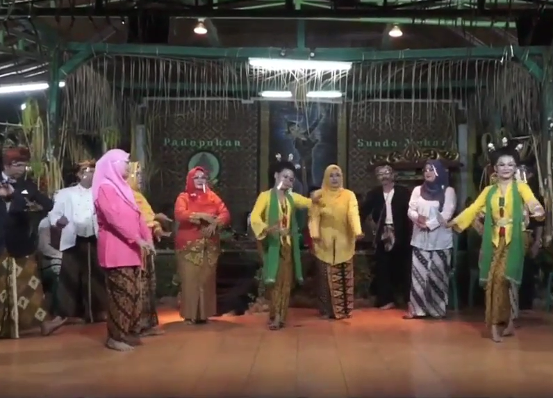 Sekilas Tentang Dayeuhluhur