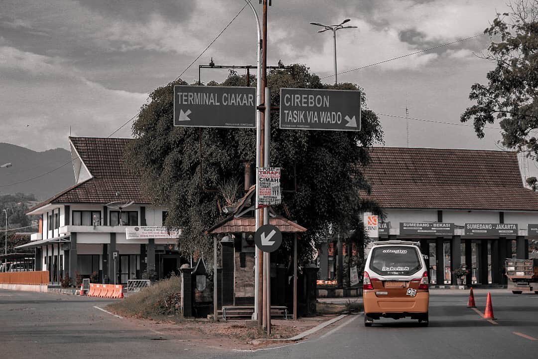 Sekilas Tentang Dayeuhluhur